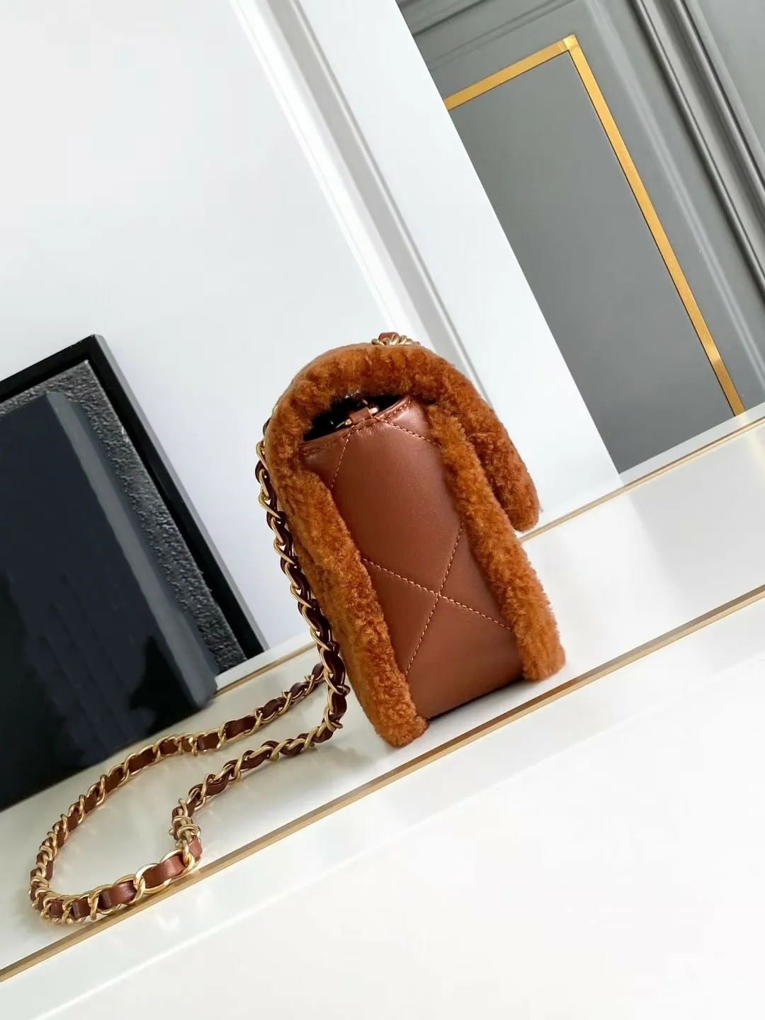 Cosmetic Master Quality Lamb Wool CF Winter Fur Ing Leather Classic Flap Gold Tone Hardware Chain Shoulder Bags Women_voghion.com