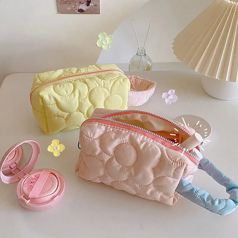 Female Quilted Cosmetic Case Womens Tulip wer Pouch Zipper Makeup Bag Travel Make Up Beauty Toiletry Handbag Tote_voghion.com