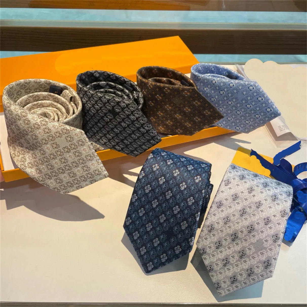2024 Marke Hochzeit Krawatten Männer Krawatte Designer Krawatte 100% Seide Anzug Krawatten Business Krawatte V881d_voghion.com