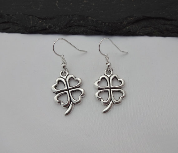 Orecchini nuovi orecchini di vendita caldi di moda Design creativo Orecchini fortunati vuoti in argento con quadrifoglio_voghion.com