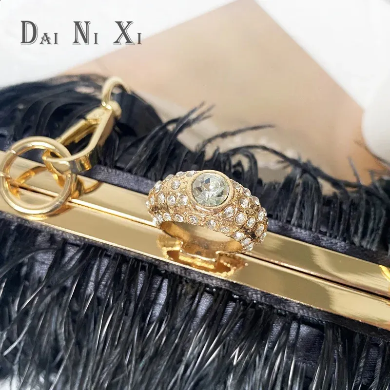 Mode Strauß Fuax Pelz Feder Brieftasche Clutch Tasche Damen Dia Knuckle Ringe Dinner Party Hochzeit Geldbörse Chic 240919_voghion.com