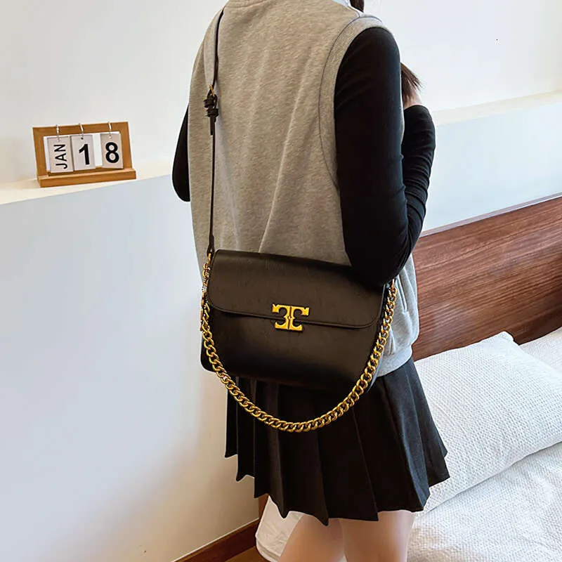Simple Women's Leather Shoulder Fashion Chain Crossbody Small Square Bag Designer Brand Handbag Ladies Casual Totes_voghion.com