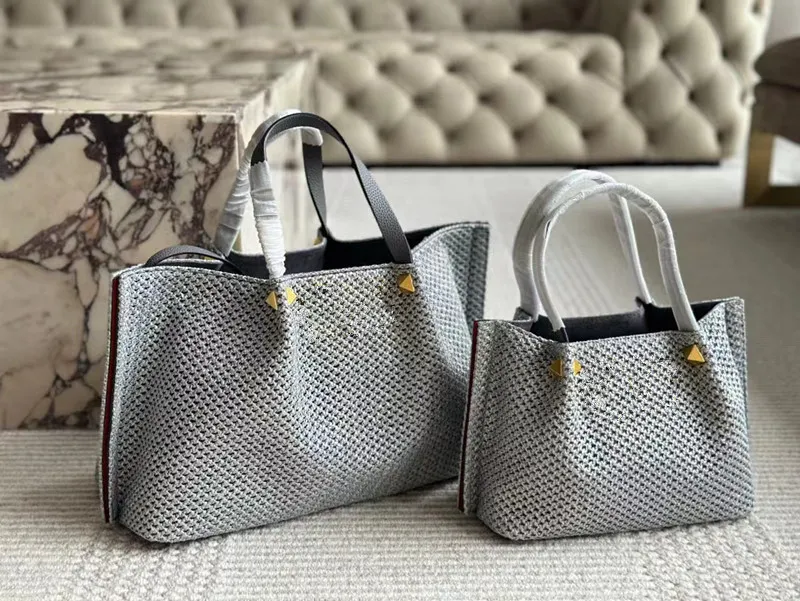 Bolsa de ombro feminina de palha trançada, modelo 2024, grande capacidade, portátil, disponível em 2 tamanhos e diversas cores._voghion.com