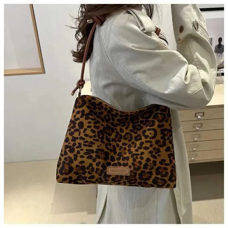 Sac à main de grande capacité pour femme, nouvelle collection automne et hiver, motif léopard, mode, haute texture, polyvalent, pour les déplacements_voghion.com