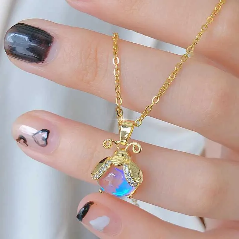 Anhänger Halsketten Klassischer Trend Lichtfarbe Aurora Firefly Damen Halskette Kalter Wind Nischendesign Mondstein Allgleiches_voghion.com
