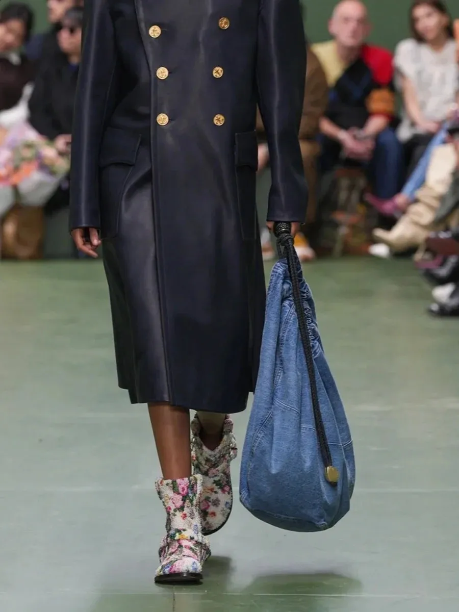 Borse a secchiello con coulisse per donne borse a mano borse 2024 in denim alla moda grande capacità plissettata spalla tote 240902_voghion.com