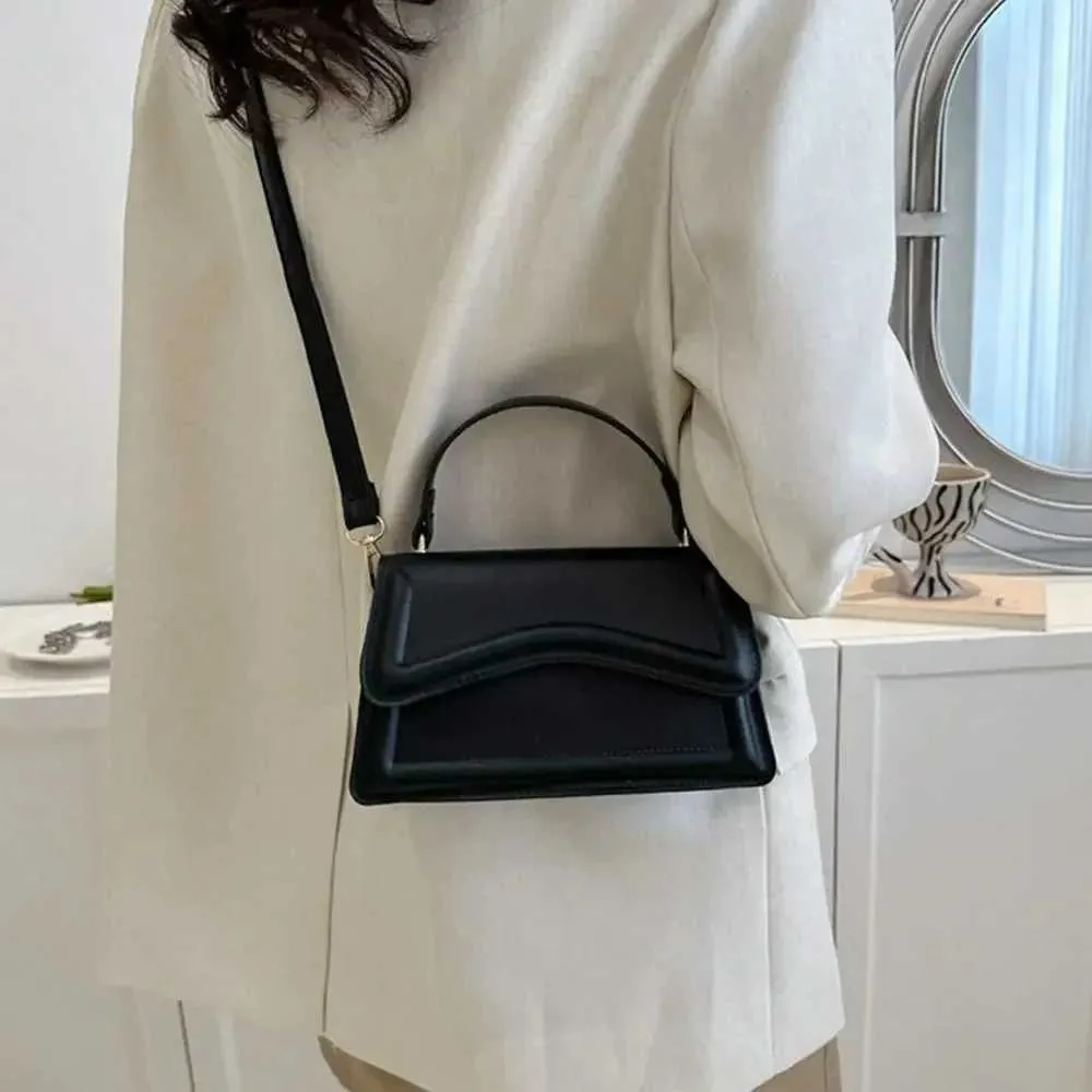Neu Frauen Mode Sg Schulter Trend PU Leder Textur Messenger Handtaschen Solide Freizeit Stilvolle Umhängetaschen für_voghion.com