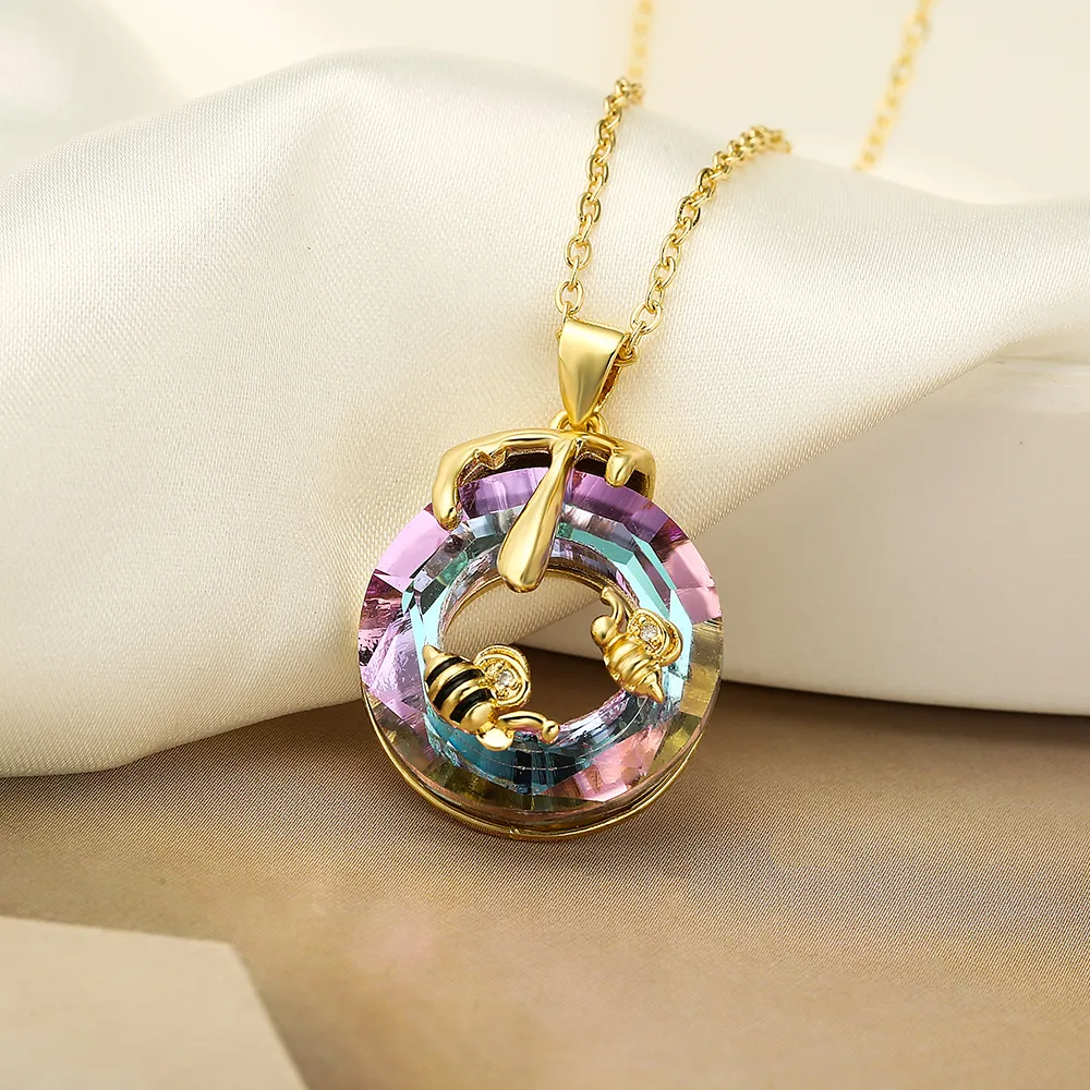 Colliers pendentifs délicats de haute qualité pour femmes/filles, couleur or, papillon avec rangée de pierres CZ, bijoux élégants et bling-bling, cadeau_voghion.com