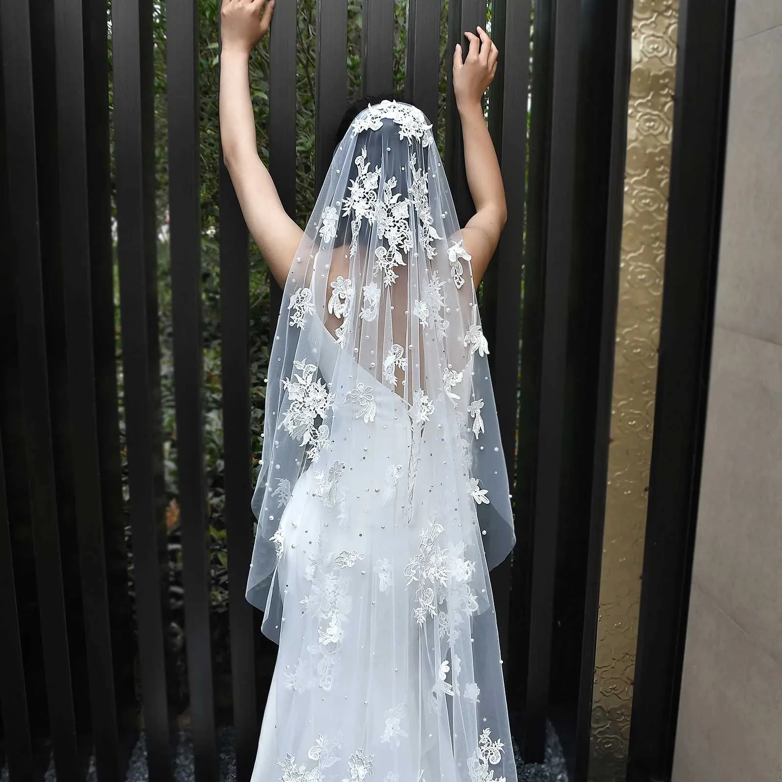 Hair Jewelry Long Veil Cathedral Length Bridal Veils 1 Tiers Lace Appliques Pearls Beaded Wedding Accessories_ipsvogv.com