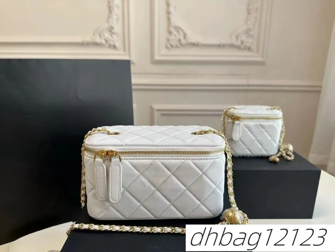 Caring Women Classic Shoulder Cosmetic Bag With Mirror Leather Caviar Quilted Versatile Gold Hardware Crossbody Designer_voghion.com