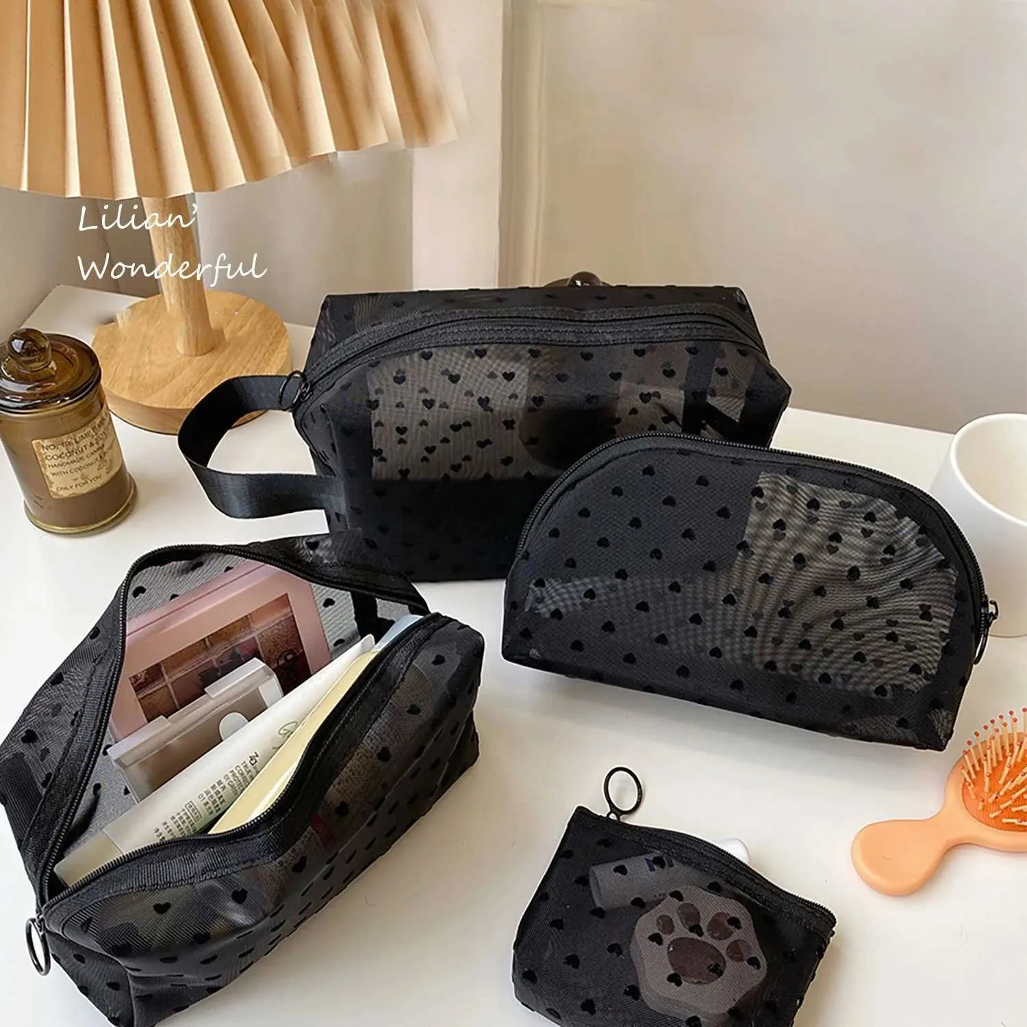 Trousse de maquillage transparente en maille transparente en forme de cœur Necester Y241023_voghion.com