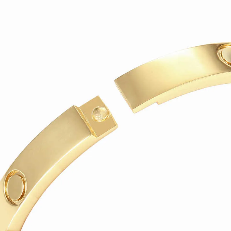 armband för kvinnor gör av titan stålpläterade roséguld sier armband 4 mm bredd inlagda diamant dam armband designe_voghion.com