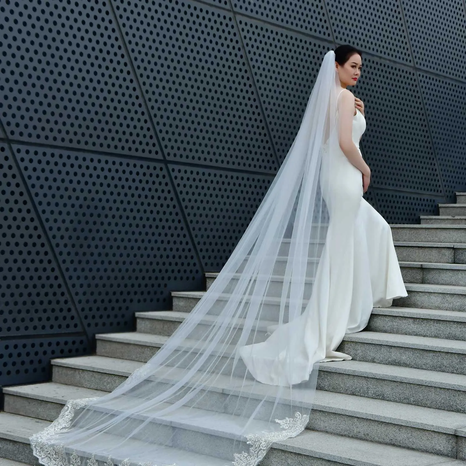 Gioielli per capelli V70 Velo lungo con bordo in pizzo Appliques Veli da sposa 1 strato Tulle morbido con pettine Accessori da sposa per la sposa_voghion.com