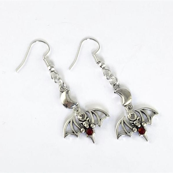 Creative ear hooks for vampire bats_voghion.com