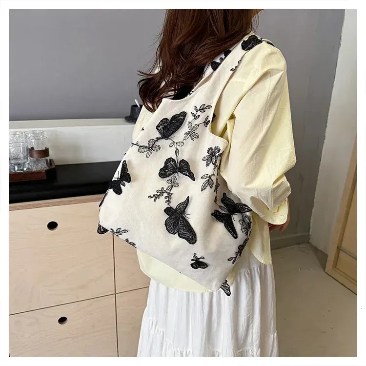 Summer Women's Shoulder Bag With Butterfly And Flower Canvas Design_voghion.com