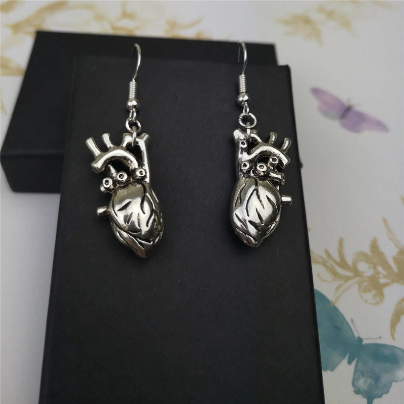 Anatomical heart vintage delicate earrings_voghion.com