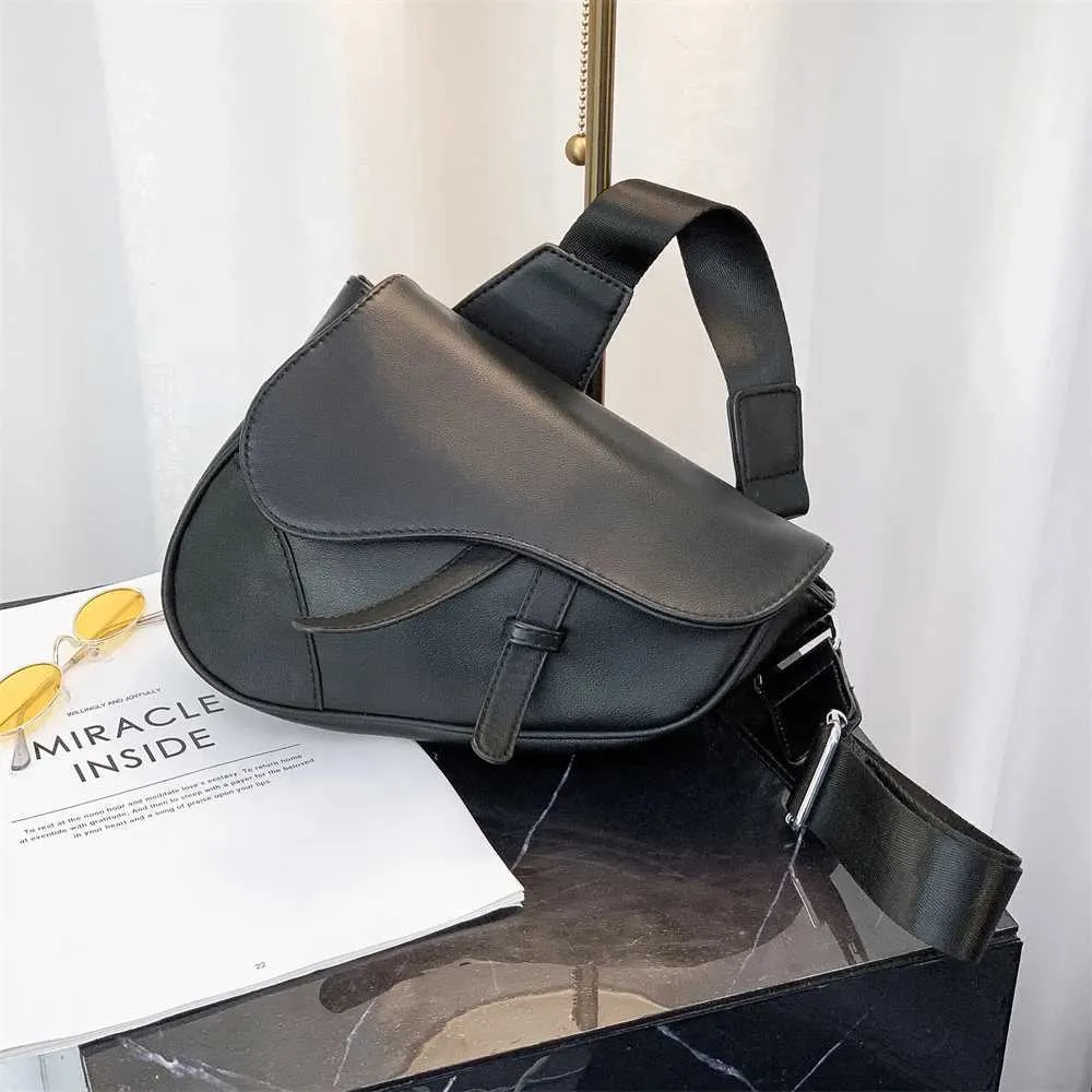 Borsa a tracolla uomo gumst in pelle marrone stile messenger_voghion.com