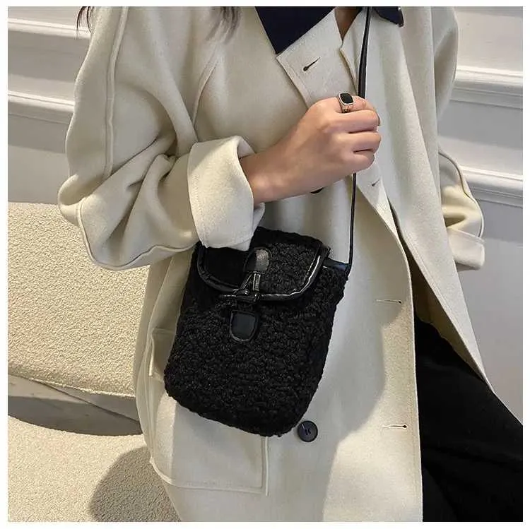 Plüss Crossbody divatos téli női válltáska és kézitáska anya gyerek táskák lánynak C241212_voghion.com