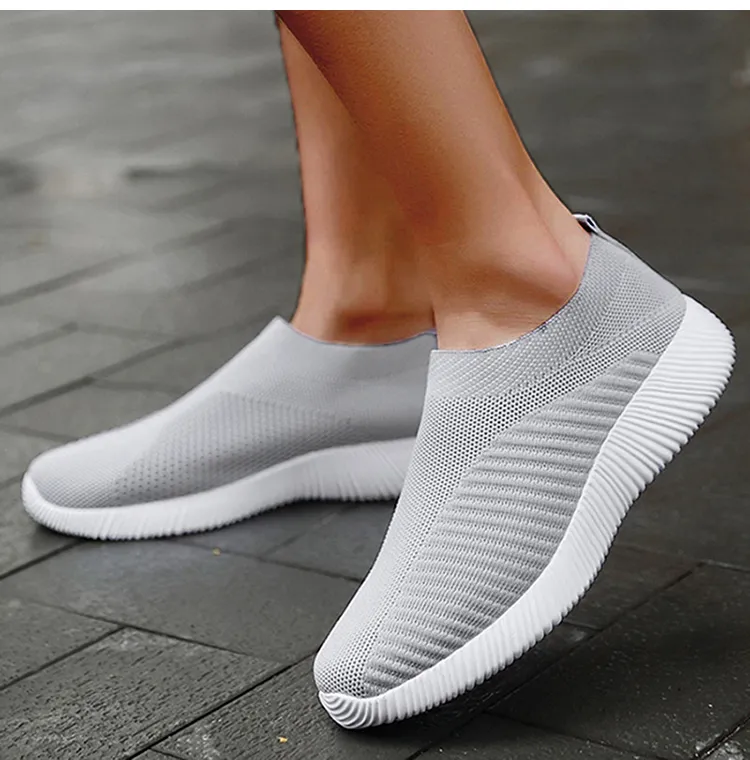 2024 Nuove scarpe da ginnastica morbide comode casual alla moda Slip On Sock per le donne Scarpe basse da donna_voghion.com