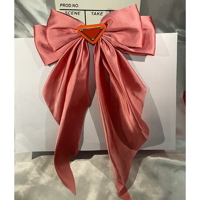 Umgekehrtes Dreieck Bowknot Haar Buchstaben Clips Pins Haarspangen Mädchen Schleife Knoten Schmetterling Designer Rosa Schwarz Haarspangen_voghion.com