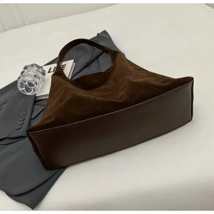 Hochwertige, weiche Taschen, hautfreundlich, Veet 2024, Magnetschnalle, große Kapazität, modische Damen-Umhängetasche 240829_voghion.com