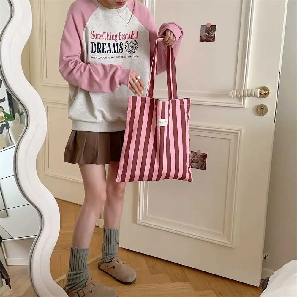 Vintage gestreifte warme Leinwand große Kapazität tägliche Einkaufstasche lässig tragbare Damen Reisehandtasche Y241109_voghion.com