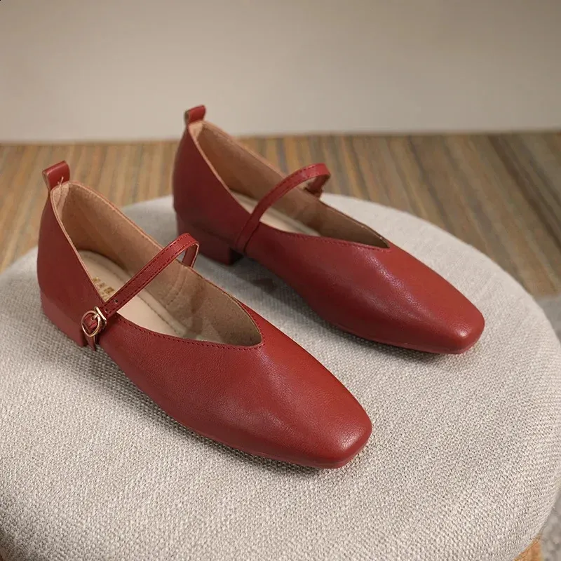 Damskie wiosenne swobodne kwadratowe noski niskie miękkie podeszwy Lolita płaskie baleriny czerwone damskie eleganckie francuskie retro klamry Mary Janes_voghion.com