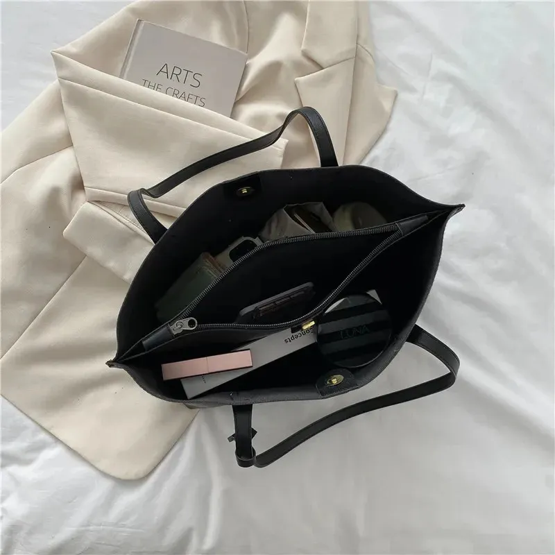 1PC borsa a tracolla casual versatile in morbida pelle nera minimalista di grande capacità 240822_voghion.com