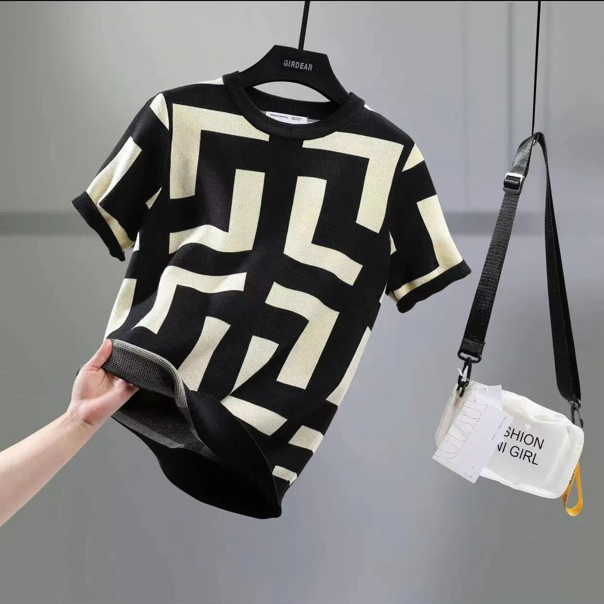 Spring and Summer geometric pattern bottoming shirt men's slim fit casual ins fashion brand Ice Silk short sleeve knitted summer T-shirt men