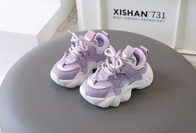2024 New Childrens Fashionable Breathable Sports Boys and Girls Non slip Outdoor Student Basketball Shoes 240912_desvips.com
