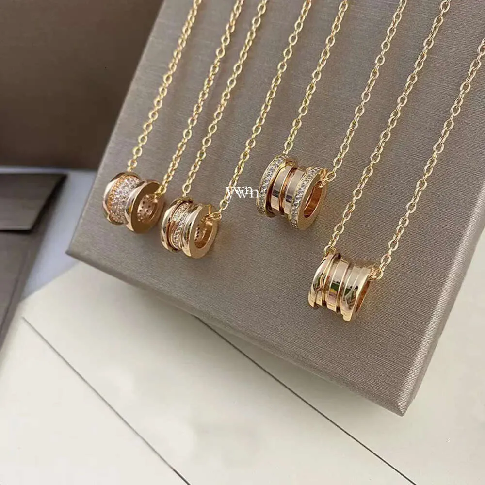 Designer hanger ketting voor dames van titaniumstaal goudkleurig_voghion.com