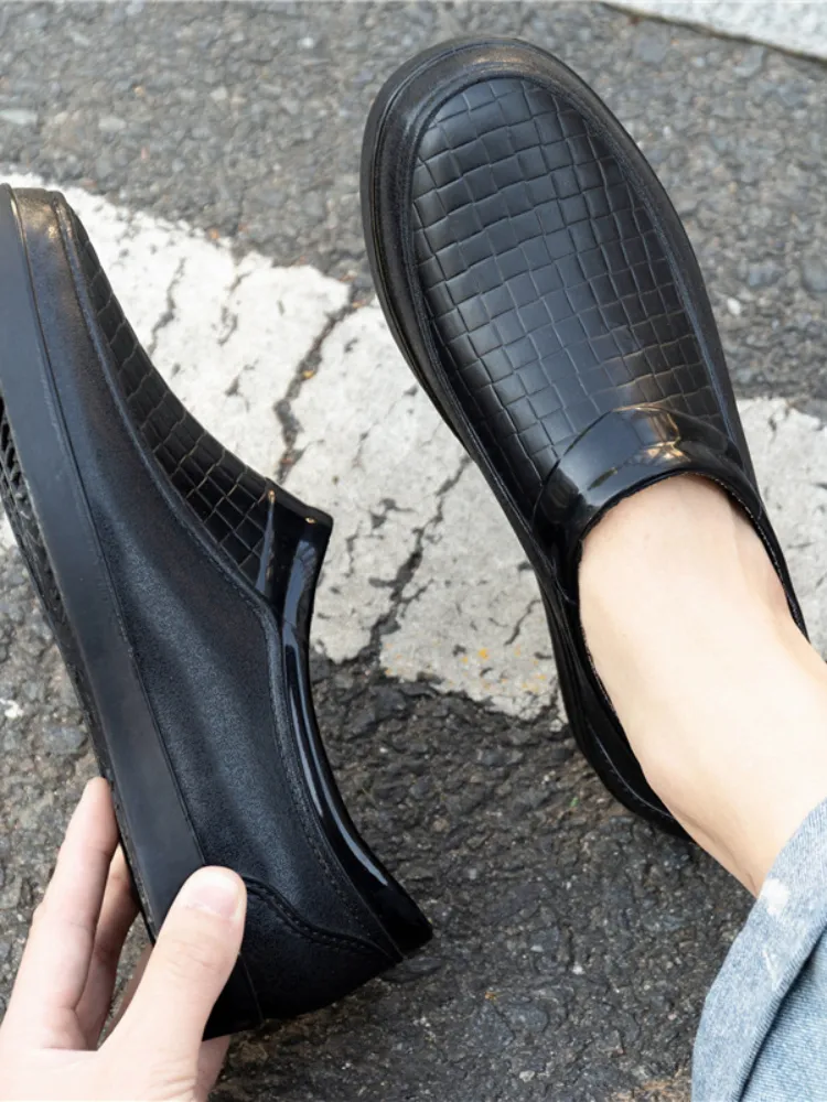 Sügismustad madalad meeste täiskasvanute tööjõu vihmasaapad töökojaplatsile meeste veekindlad autopesula koka aiakingad_voghion.com