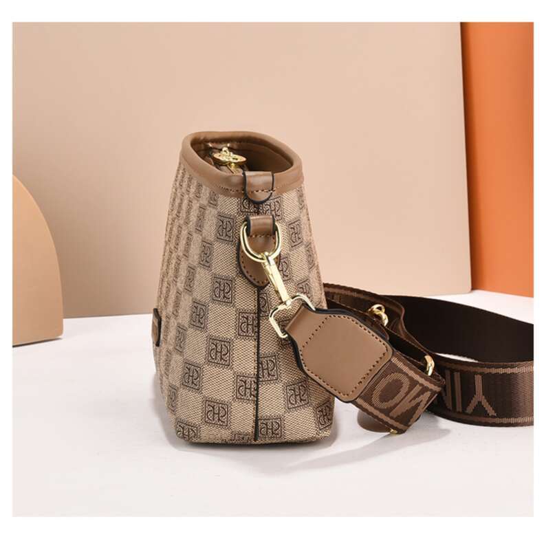 Taske Kvinde 2025 Ny Senior Sense Dame Skuldertaske Crossbody Taske Afslappet Mode Lille Firkantet Taske Dumpling Taske Kvinde Taske_voghion.com