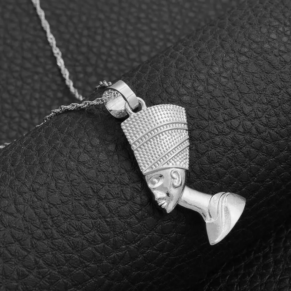 Collana con ciondolo nefertiti color oro per donna e ragazza gioielli_voghion.com