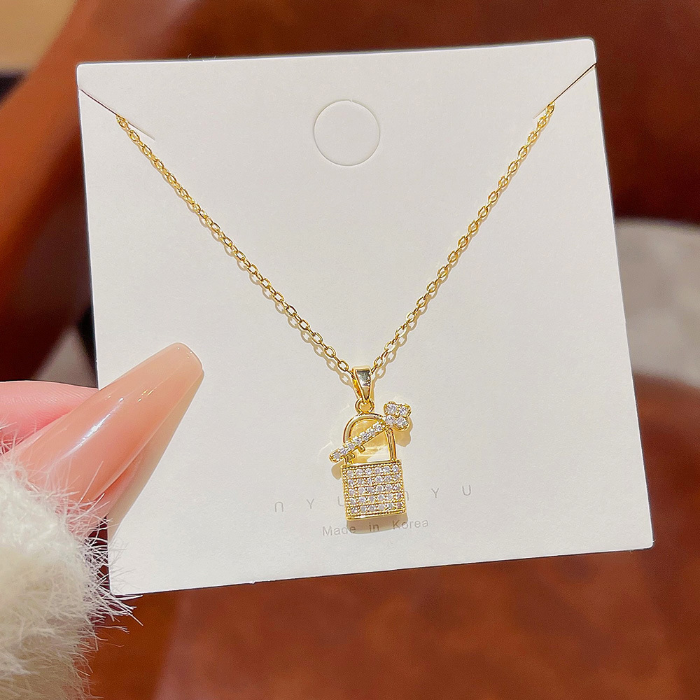 High-grade lock-in necklace for life, titanium steel, no fading, new pendant, fashionable, light luxury, niche sweater chain, clavicle chain_voghion.com