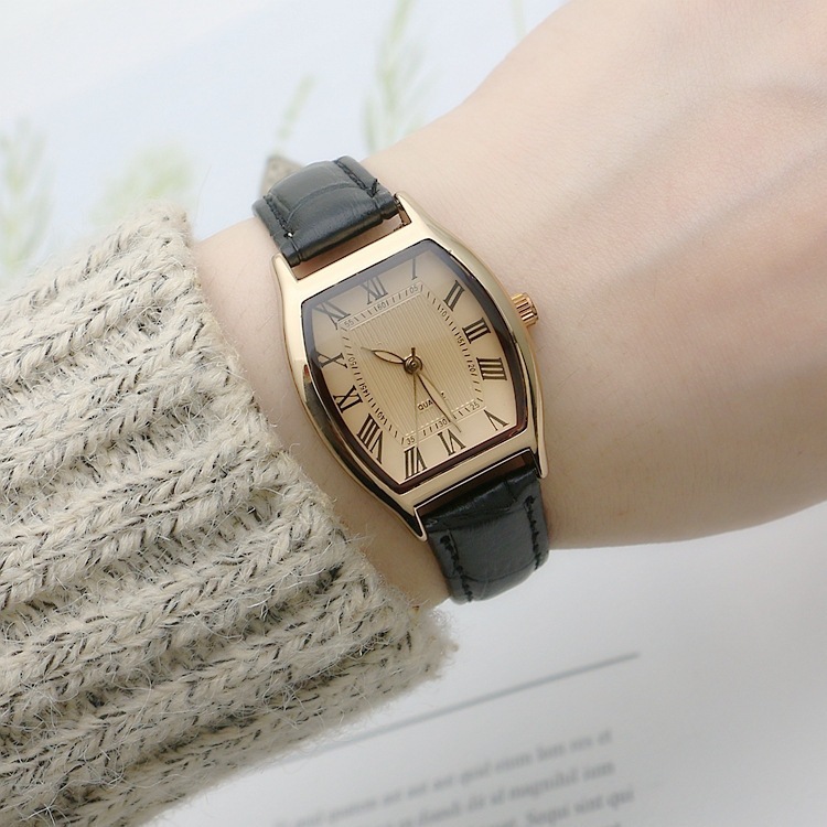 Reloj de mujer sencillo con forma de barril Reloj de mujer en vivo de celebridades de Internet Reloj de cuarzo resistente al agua Reloj de mujer Reloj con cinturón cuadrado