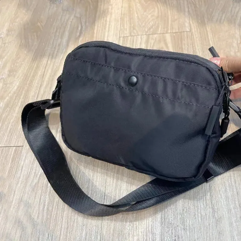 Herren Umhängetasche Wasserdichte Nylon Schultertasche Reisetasche_voghion.com