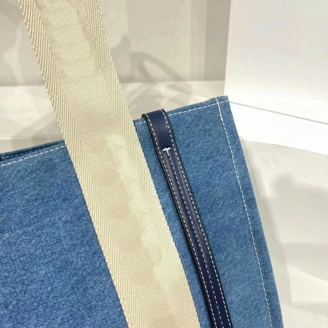 Designer Woven Tote Bag, Linen & Leather Shopper: Two-Tone Ed Vertical Trim Handbag, Large Capacity For Everyday_voghion.com