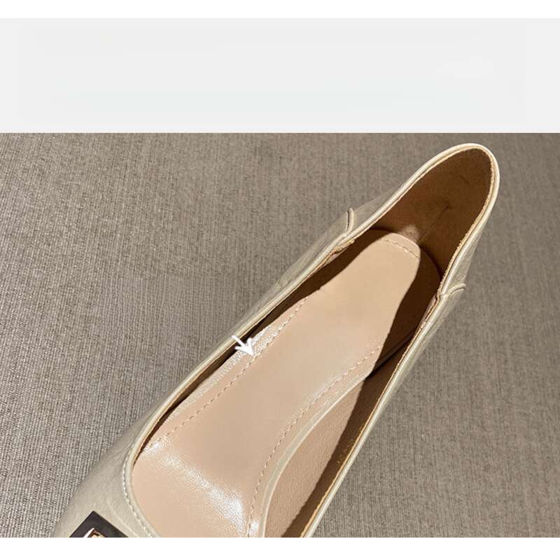 Zapatos puntiagudos sencillos 2025 Nuevo temperamento Hebilla de metal Zapatos de hada para mujer_voghion.com