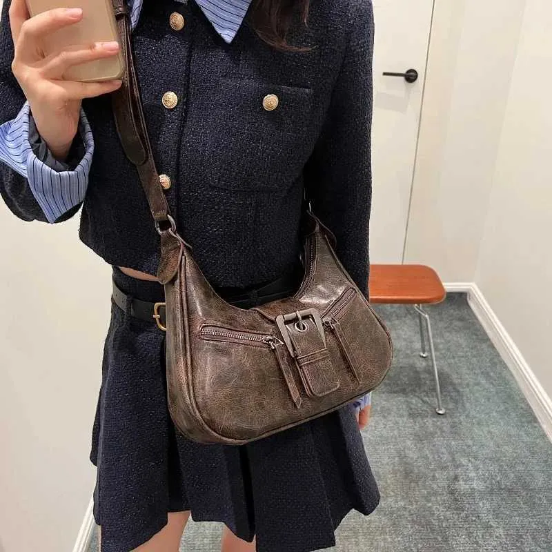 LEFTSIDE Retro Riemendesign PU Lieder Schëllertaschen fir Fraen 2024 Y2K Kleng Vintage Fraen Ënneraarm Crossbody Tasche_voghion.com