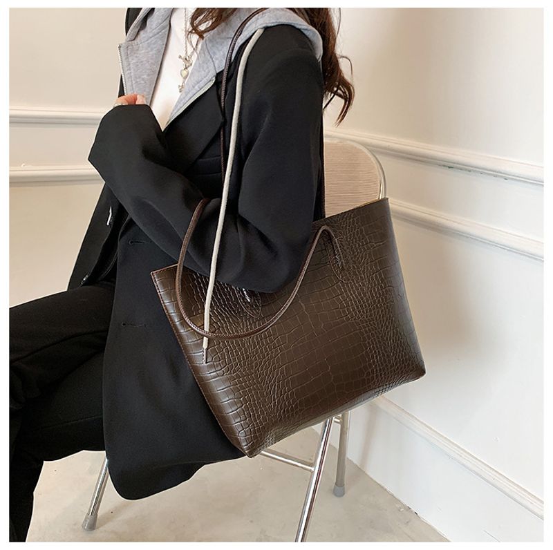 Modello coccodrillo tinta unita per donna 2024 nuova tendenza moda tempo libero semplice grande capacità borsa a tracolla monospalla_voghion.com