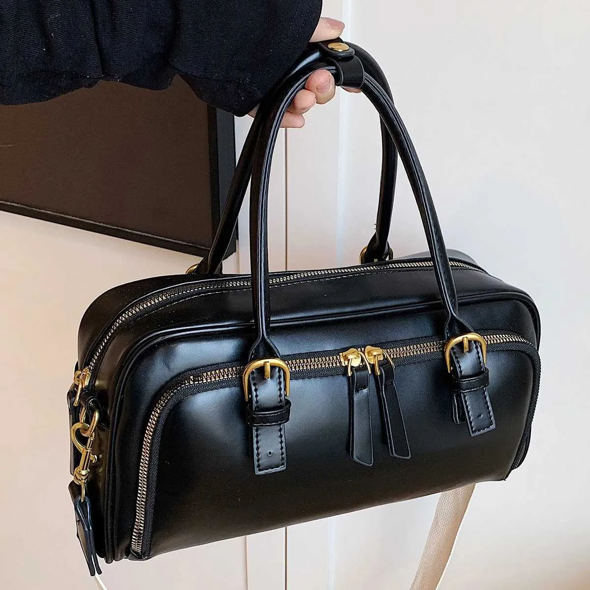 Vintage handtassen voor vrouwen, massief PU-leer, grote capaciteit, vrouwelijke forensen, brede band, crossbody-rugzakken 2024 NewC241212_voghion.com