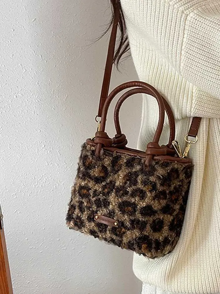 Designer herfst-winter all-match bont 2024 mode luipaard emmer high-end textuur dames messenger bag Y241115_voghion.com