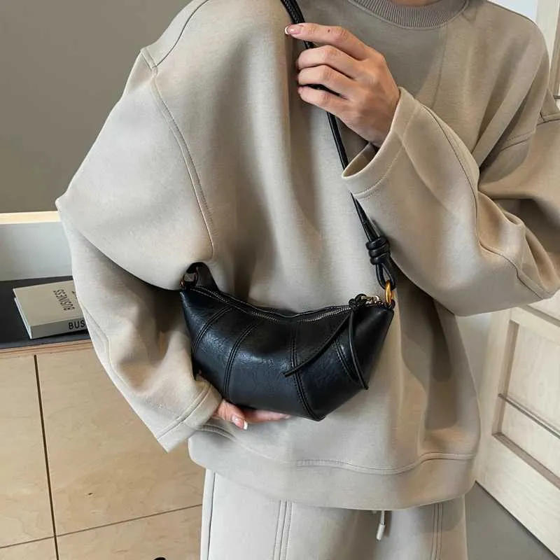 LEFTSIDE 2024 Rétro Tendance Couleur Unie Splicing Sac À Bandoulière En Cuir Femmes Mode Coréenne Sacs À Main Et Sacs À Main Dame_voghion.com
