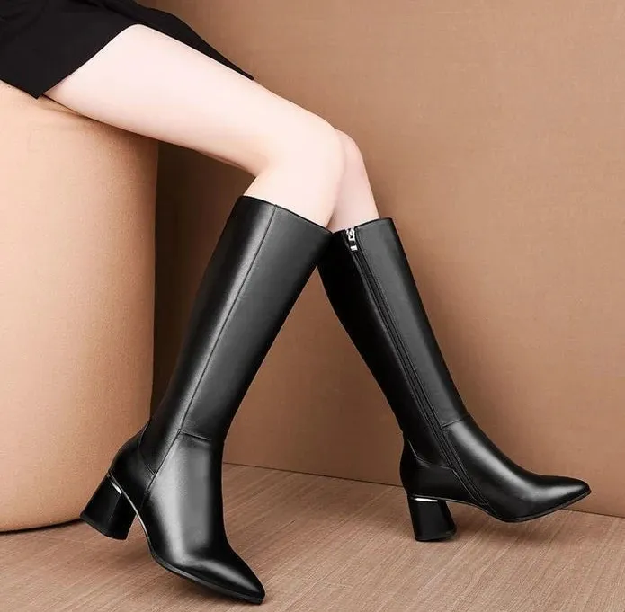 Botas altas elegantes para mujer de cuero marrón para invierno_voghion.com