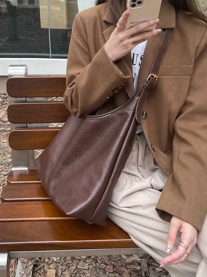 CBAG Lage Capacity Cross Bags For Women High Quality Soft Leather Simple Solid Designer Female Shoulder Ba241031_voghion.com