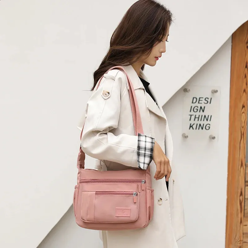 Borsa a tracolla e borsetta crossbody in nylon impermeabile_voghion.com