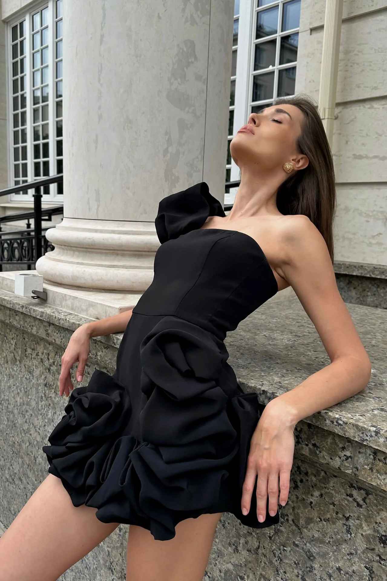 Damenbekleidung Neues Sommerkleid für Damen, Kleid mit Rüschen und Blumenknospen-Taille, Bandeau mit einer Schulter, Hüftrock_voghion.com