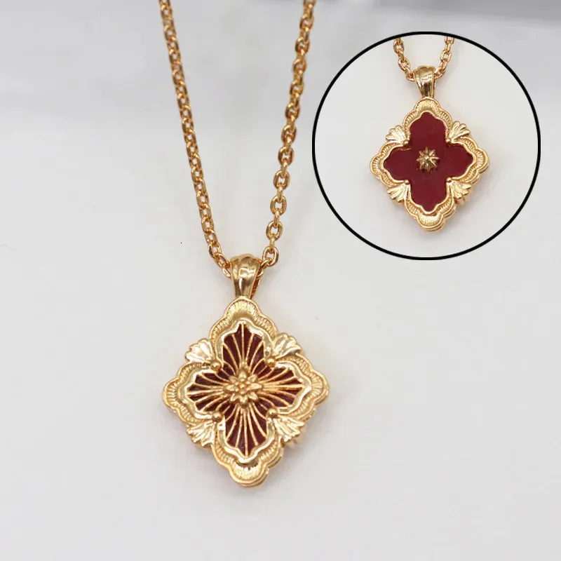 Collana con trifoglio in smalto blu spazzolato italiano, retro, catena per clavicola con fritillaria bianca, ciondolo a forma di fiore colorato da donna, stella polare_voghion.com