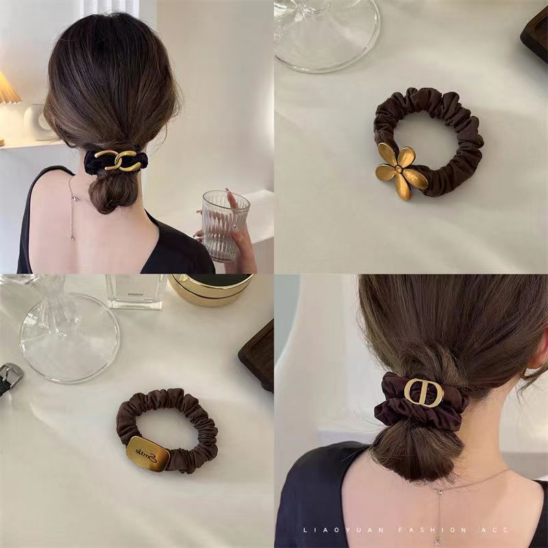Small fragrant wind metal headband Black temperament advanced sense large bowel scrunchie simple ball head leather band high appearance level